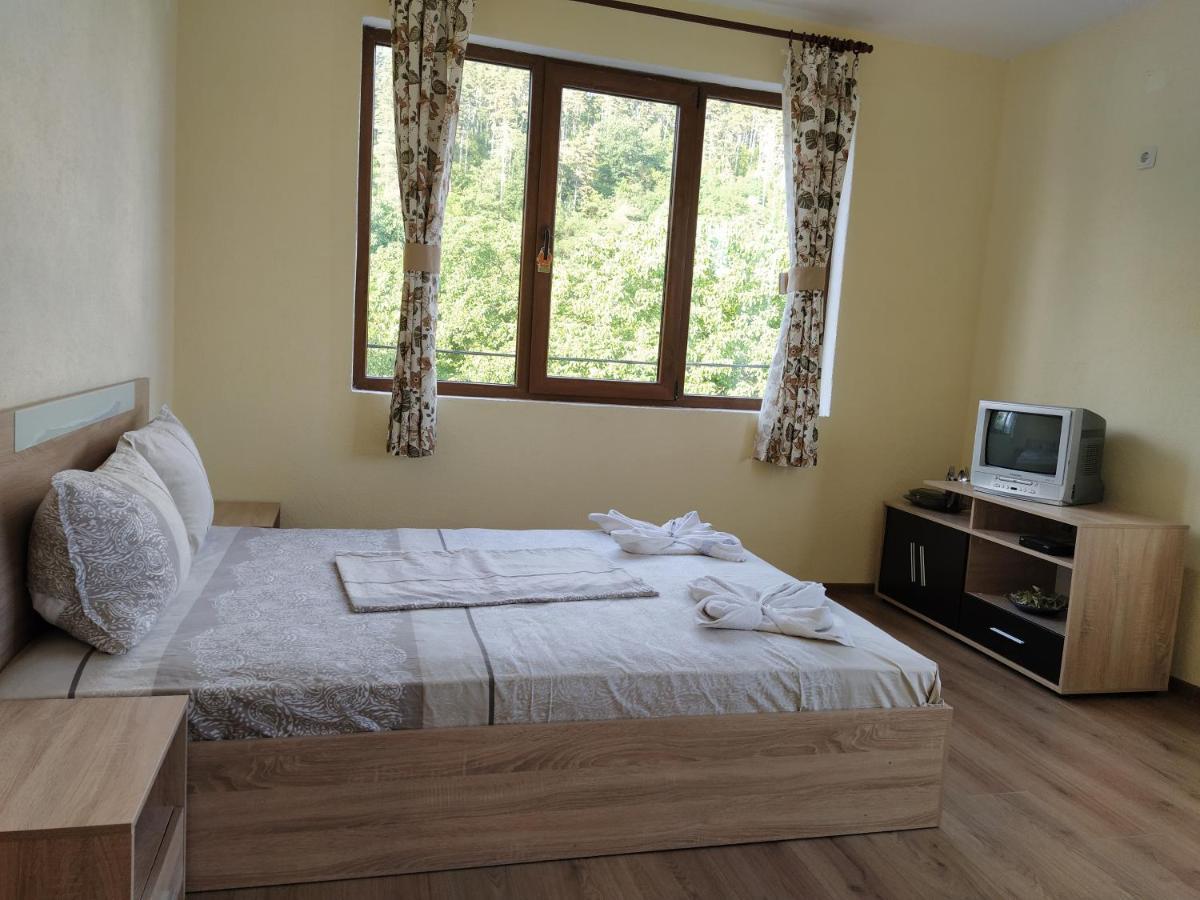 Guest House Proynovi 卡洛费尔 外观 照片