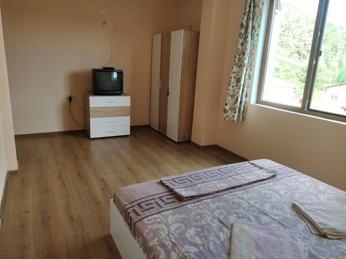 Guest House Proynovi 卡洛费尔 外观 照片