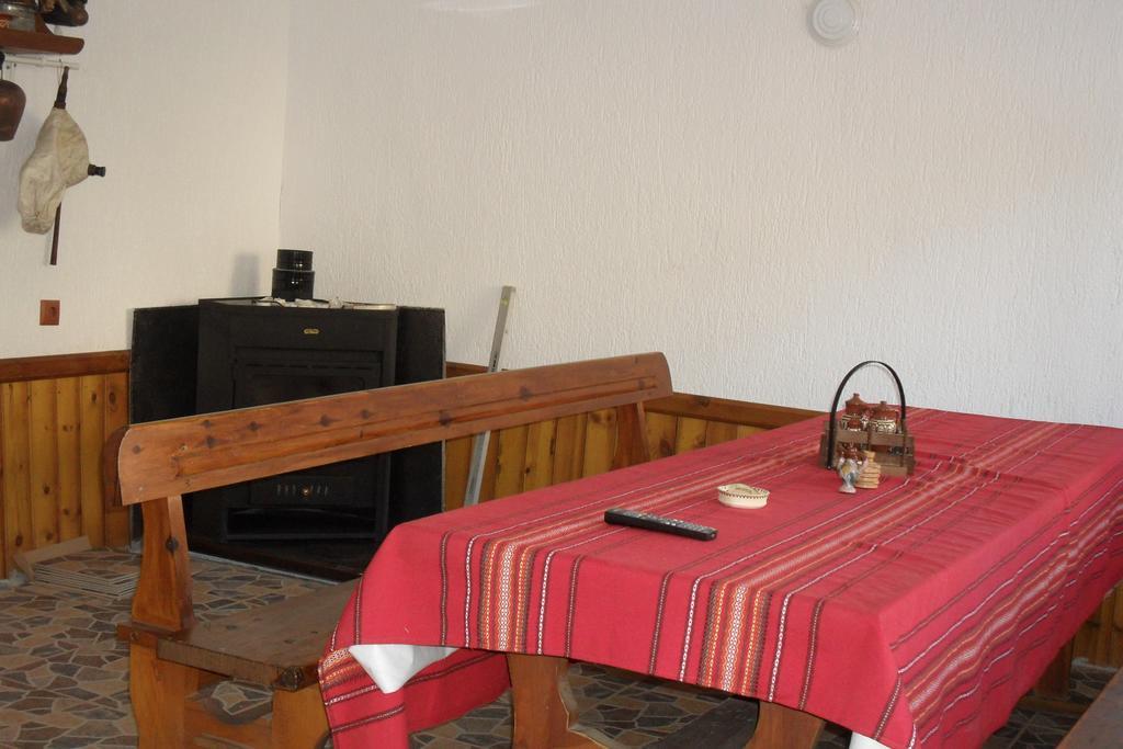 Guest House Proynovi 卡洛费尔 外观 照片